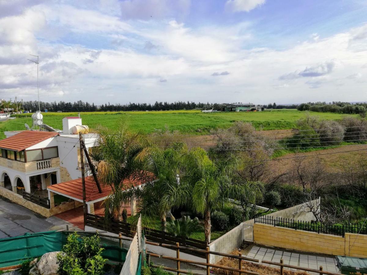 Marlen'S Place Near Paphos Airport Apartment Exterior photo